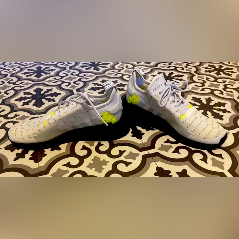 Adidas worn twice. Youth size 6 women 7.5/8
